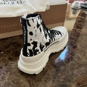 靴 00s alexander mcqueen high cut sneaker Men's Alexander McQueen High Top Sneakers | Grailed